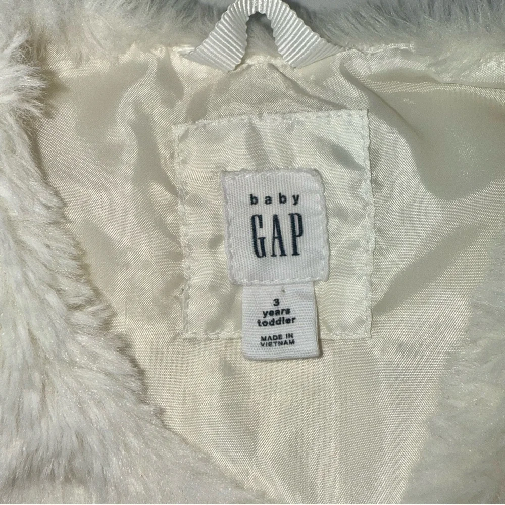 Baby Gap Toddler Cream Faux Fur Vest